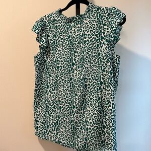 Kelly green sleeveless top. Very comfy fit. Size medium. Like new